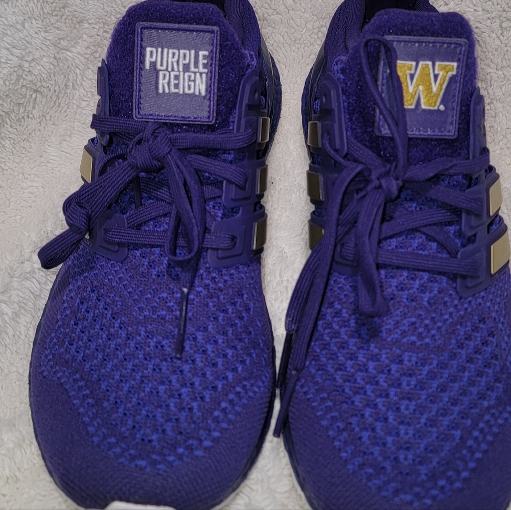 Washington Huskies adidas Ultraboost 1.0 DNA Running Shoe - Purple/Gold